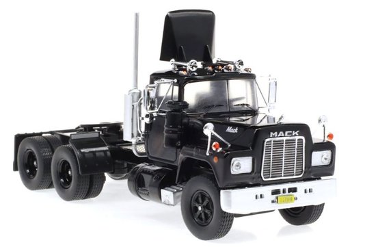 Mack R-series, black, 1966